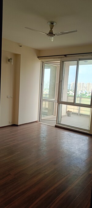 3.5 BHK Apartment For Rent in Unitech Harmony, Sector 50