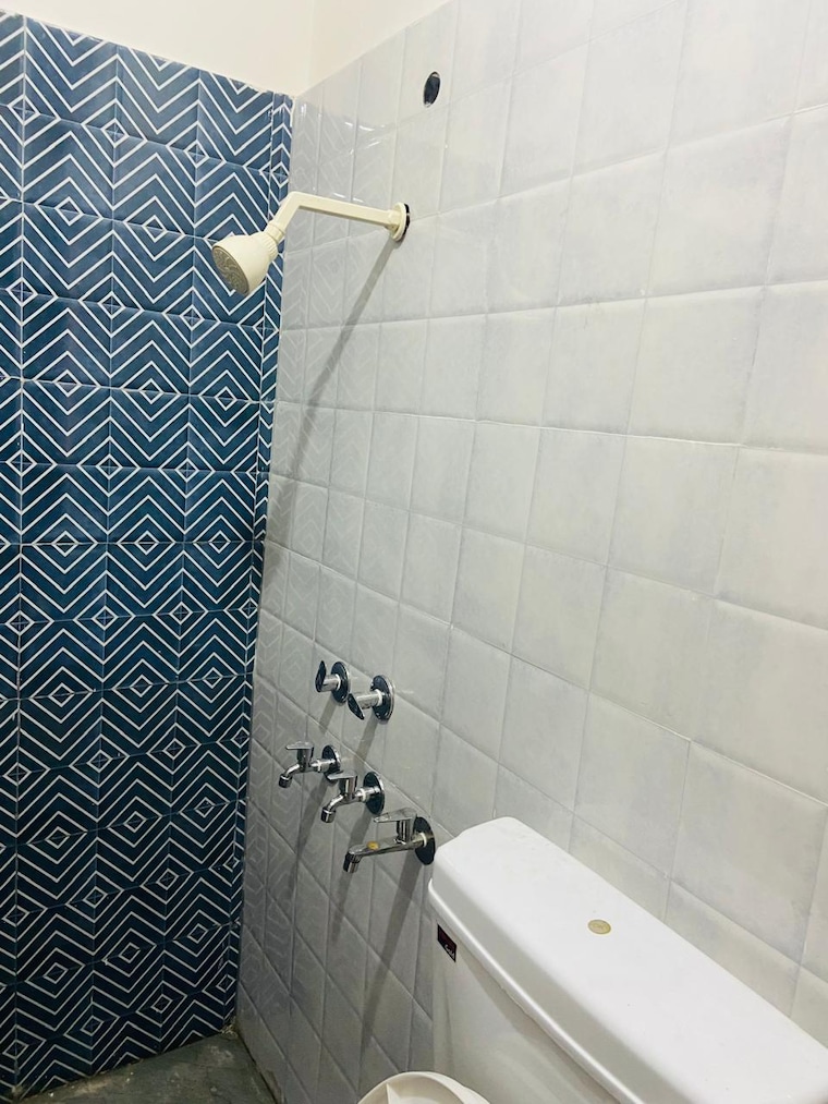 Bathroom, sai-tower-gurgaon 2 Bedroom 1200 Sq.Ft. Apartment In Sector 8 Gurgaon 9273520