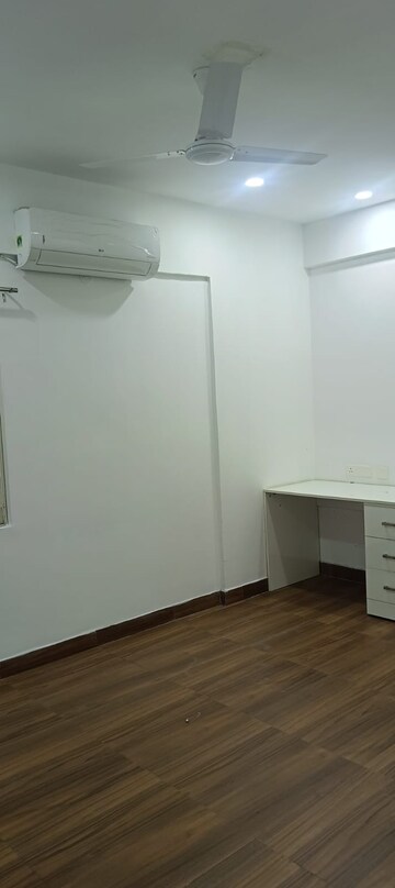 Room in 3 BHK Apartment at Kondapur – for Rent
