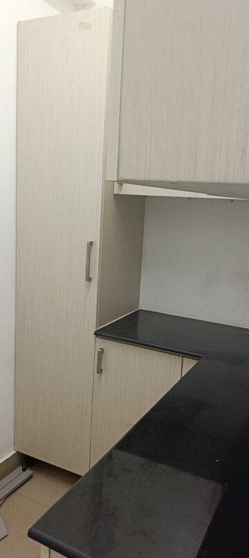 Room in 3 BHK Apartment at Kondapur – for Rent