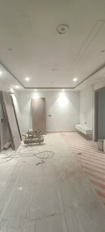 Living Room in 4 BHK Builder Floor at Rohini Sector 24 – for Sale