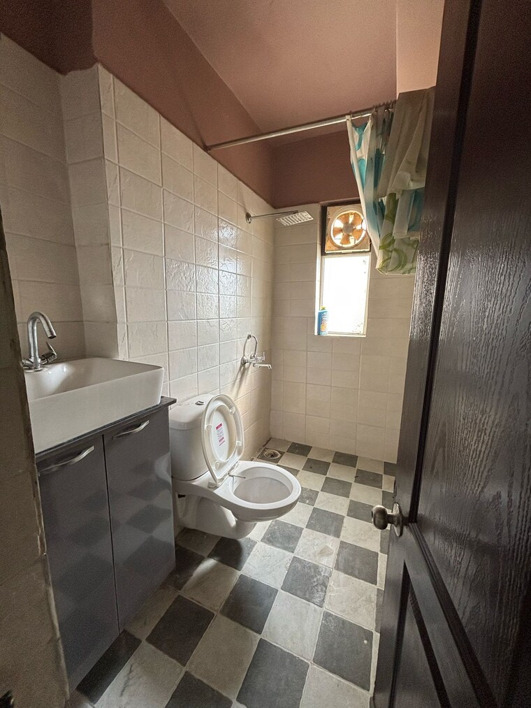 Bathroom, saviour-green-arch 3 Bedroom 860 Sq.Ft. Apartment In Tech Zone 4 Greater Noida Greater Noida 9273640