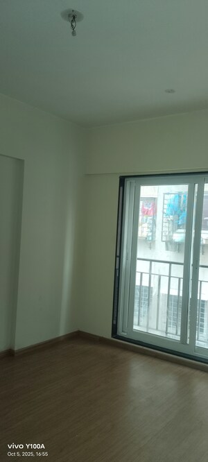 Room in 1 BHK Apartment at Terraform Dwarka, Ghatkopar East – for Rent