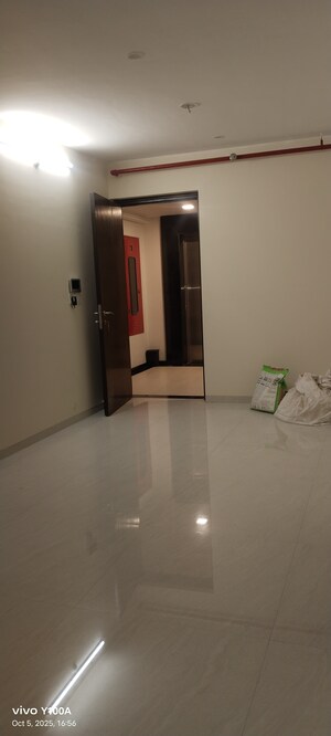 Room in 1 BHK Apartment at Terraform Dwarka, Ghatkopar East – for Rent