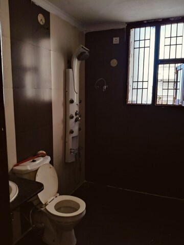 Bathroom in 4 BHK Apartment at Pir Machalla – for Rent