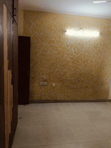 Furnished Amenities in 4 BHK Apartment at Pir Machalla – for Rent