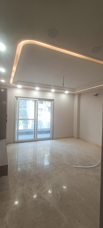 Room in 4 BHK Builder Floor at Rohini Sector 23 – for Sale