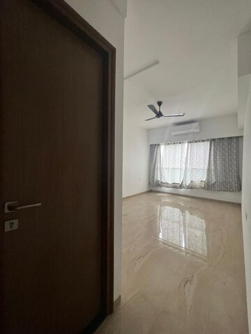 Room in 3 BHK Apartment at Neumec Crescent Aria, Tardeo – for Sale