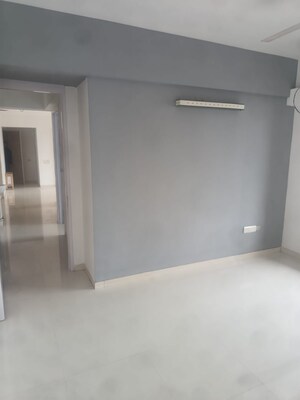 2 BHK Apartment For Rent in JP Decks, Goregaon East