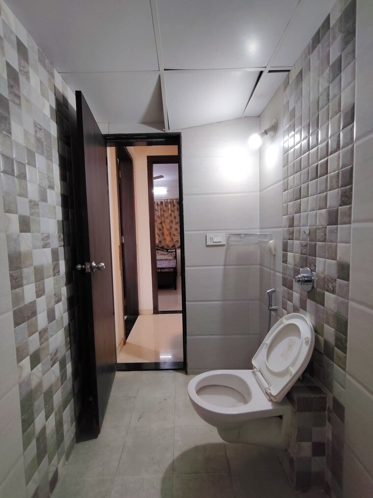 Bathroom, jhamtani-ace-almighty-phase-i 2 Bedroom 550 Sq.Ft. Apartment In Wakad Pune 9273777