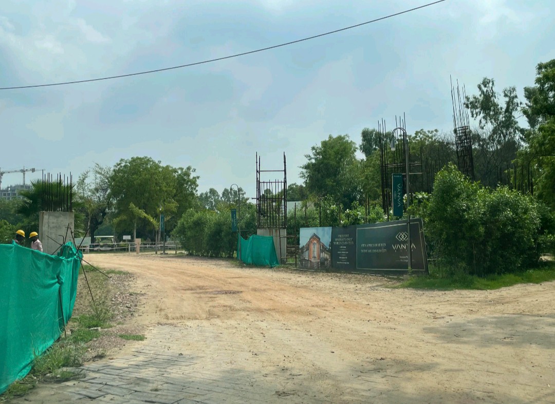 Plot For Sale in Raheja Vanya