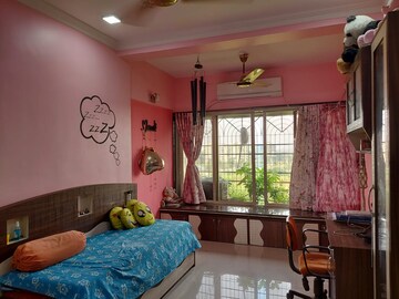 Living Room in 2.5 BHK Apartment at Balkum Pada – for Rent
