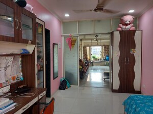 Living Room in 2.5 BHK Apartment at Balkum Pada – for Rent