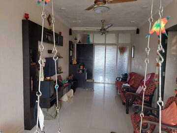 Master Bedroom in 2.5 BHK Apartment at Balkum Pada – for Rent