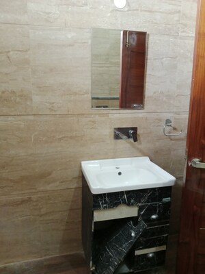 Bathroom in 2.5 BHK Builder Floor at Sector 18 – for Rent