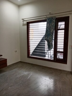 Room in 2.5 BHK Builder Floor at Sector 18 – for Rent