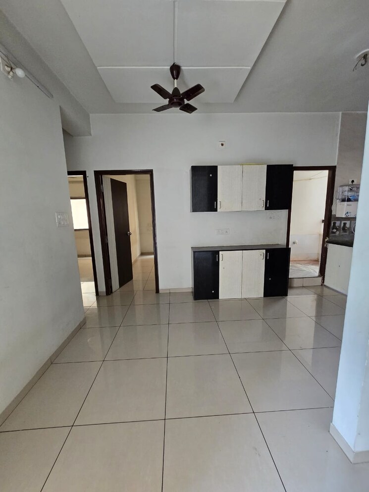Room, sama savli road 3 Bedroom 1420 Sq.Ft. Apartment In Sama Savli Road Vadodara 9273843