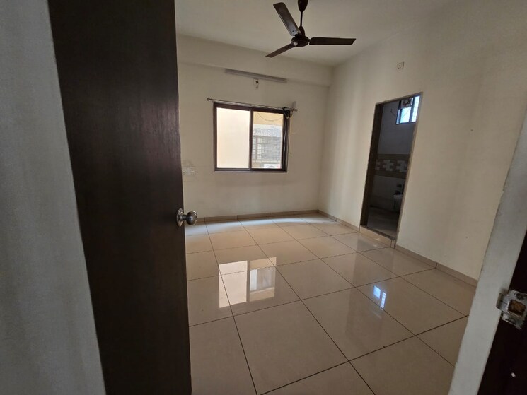 Room, sama savli road 3 Bedroom 1420 Sq.Ft. Apartment In Sama Savli Road Vadodara 9273843