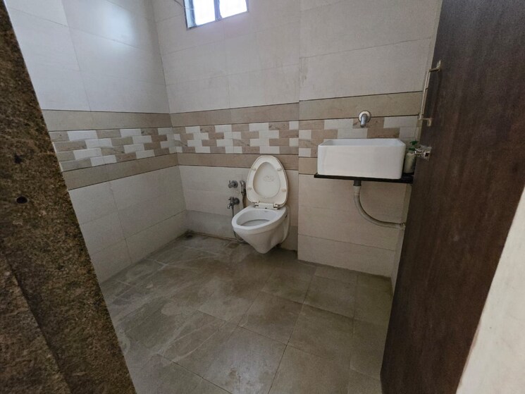 Bathroom, sama savli road 3 Bedroom 1420 Sq.Ft. Apartment In Sama Savli Road Vadodara 9273843
