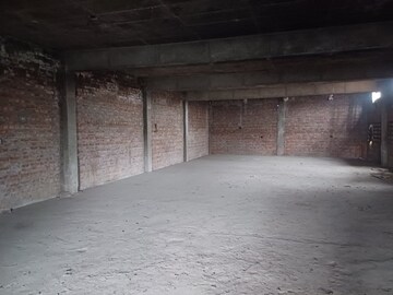  Warehouse For Rent in Amar Bhawan Chowk Area