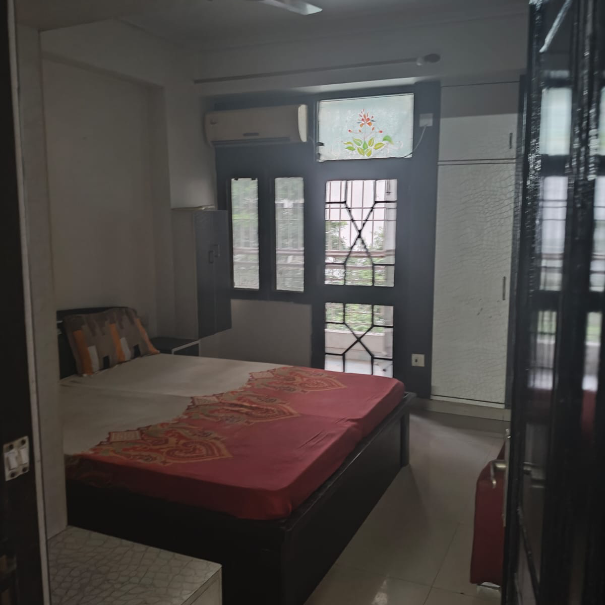 4 BHK + Servant Room 1800 Sq.Ft. Apartment in Amrapali Royal