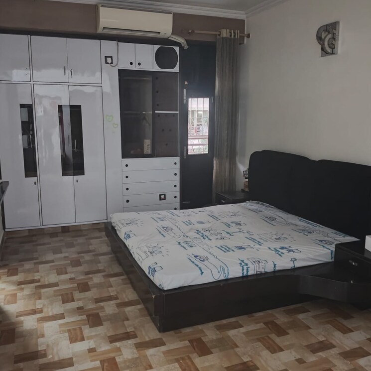 Bedroom, amrapali-royal 4 Bedroom 1800 Sq.Ft. Apartment In Vaibhav Khand Ghaziabad 9273861