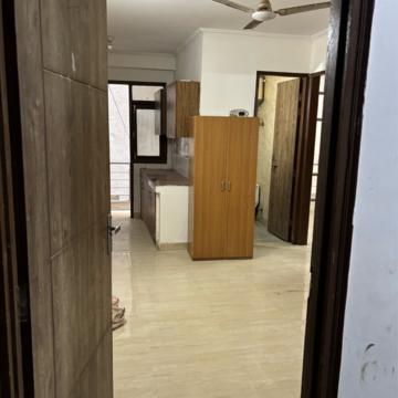 Room in 2 BHK Builder Floor at Ignou Road – for Rent