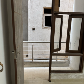 2 BHK Builder Floor For Rent in Ignou Road
