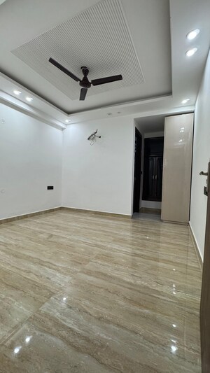 Room in 2 BHK Builder Floor at Chattarpur – for Rent