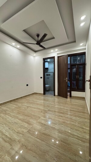 Room in 2 BHK Builder Floor at Chattarpur – for Rent