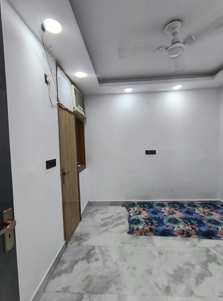 Room, govindpuri 1 Bedroom 450 Sq.Ft. Builder Floor In Govindpuri Delhi 9273919