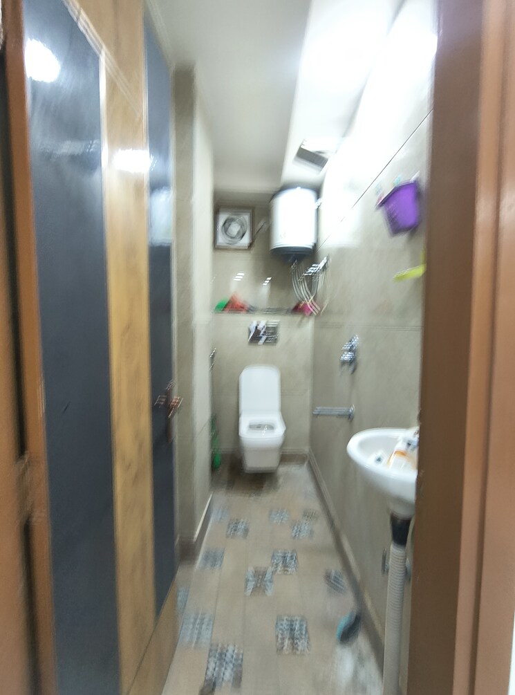 Bathroom, govindpuri 1 Bedroom 450 Sq.Ft. Builder Floor In Govindpuri Delhi 9273919