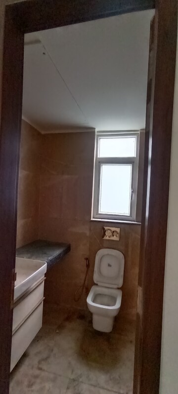 Bathroom in 3 BHK Apartment at Smart World Orchard, Sector 61 – for Rent
