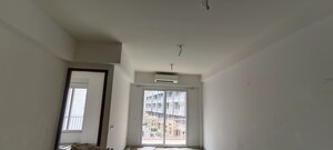 Room in 3 BHK Apartment at Smart World Orchard, Sector 61 – for Rent