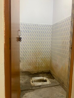 Bathroom in 1 RK Apartment at Katwaria Sarai – for Rent