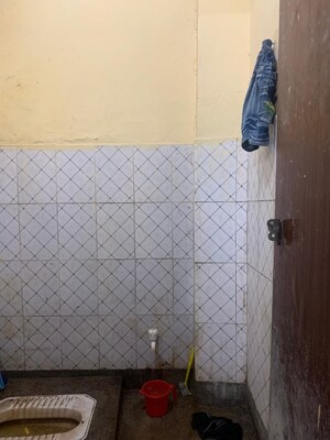 Bathroom in 1 RK Apartment at Katwaria Sarai – for Rent