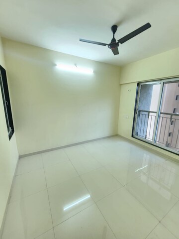 Room in 1 BHK Apartment at Vihang Valley Phase 2, Kasarvadavali – for Rent