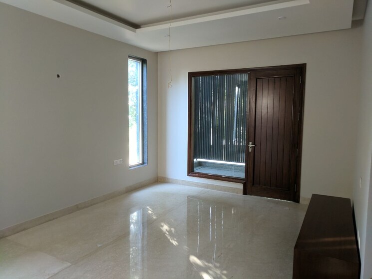 Room, unitech-south-city-1 4 Bedroom 4500 Sq.Ft. Builder Floor In South City 1 Gurgaon 9273988
