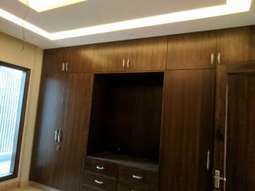 Furnished Amenities in 4 BHK Builder Floor at Unitech South City 1, South City 1 – for Rent