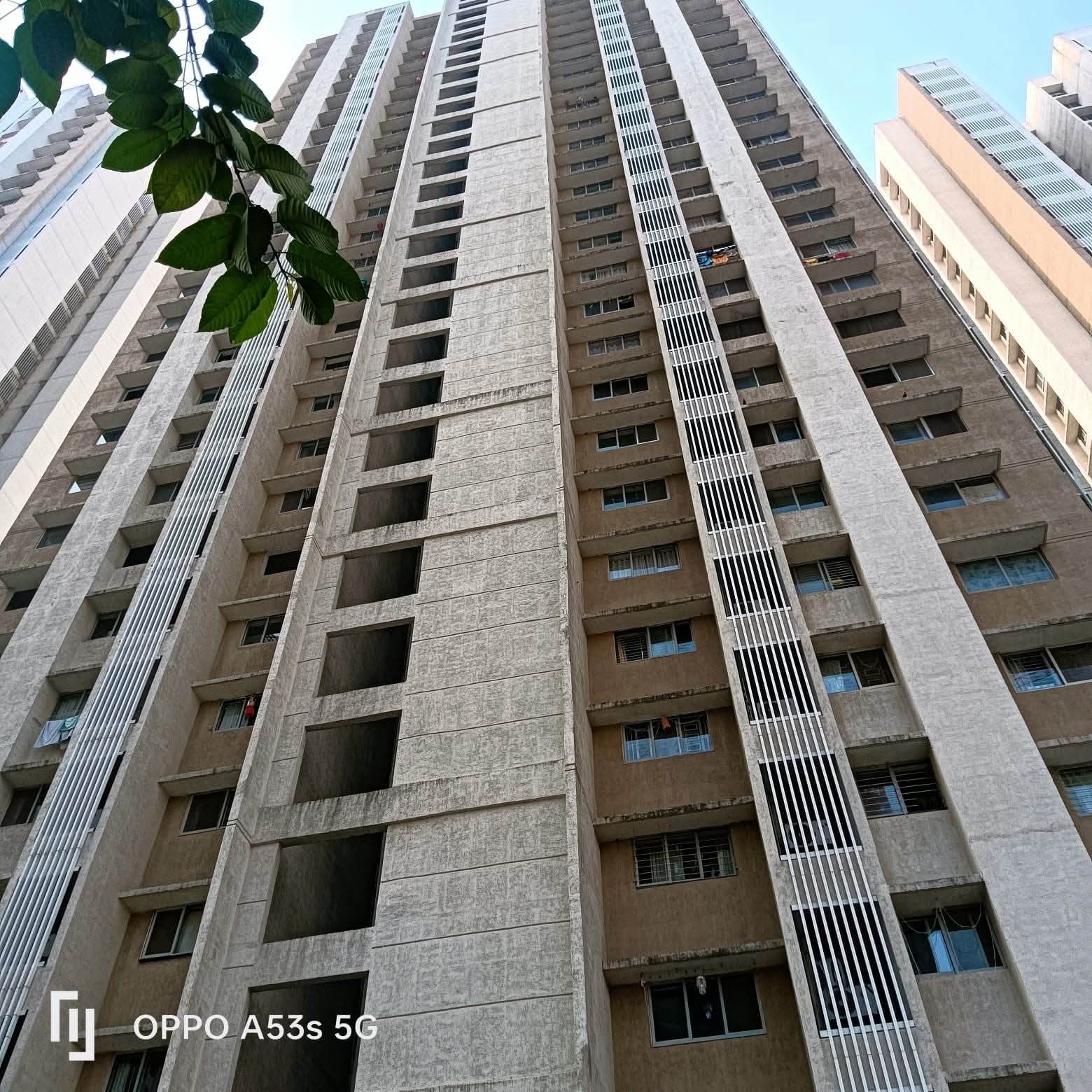 2 BHK 1050 Sq.Ft. Apartment in Lodha Luxuria Priva