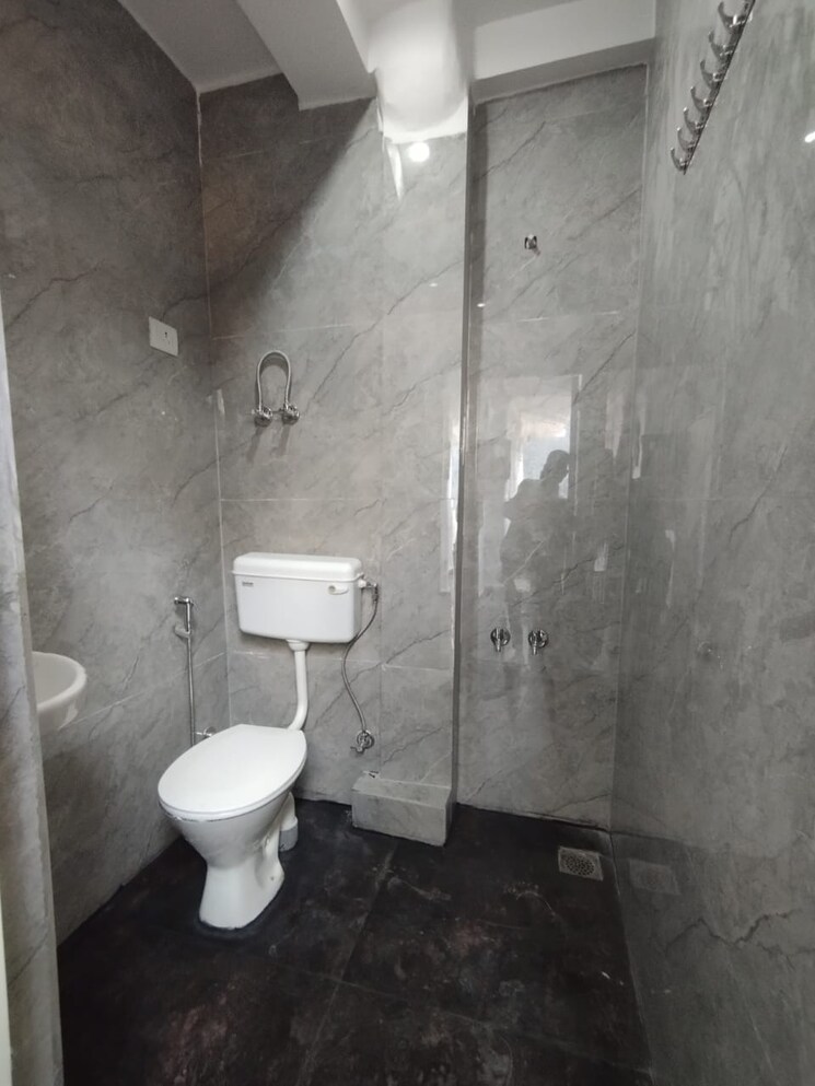 Bathroom, chattarpur 1 Bedroom 450 Sq.Ft. Builder Floor In Chattarpur Delhi 9273997