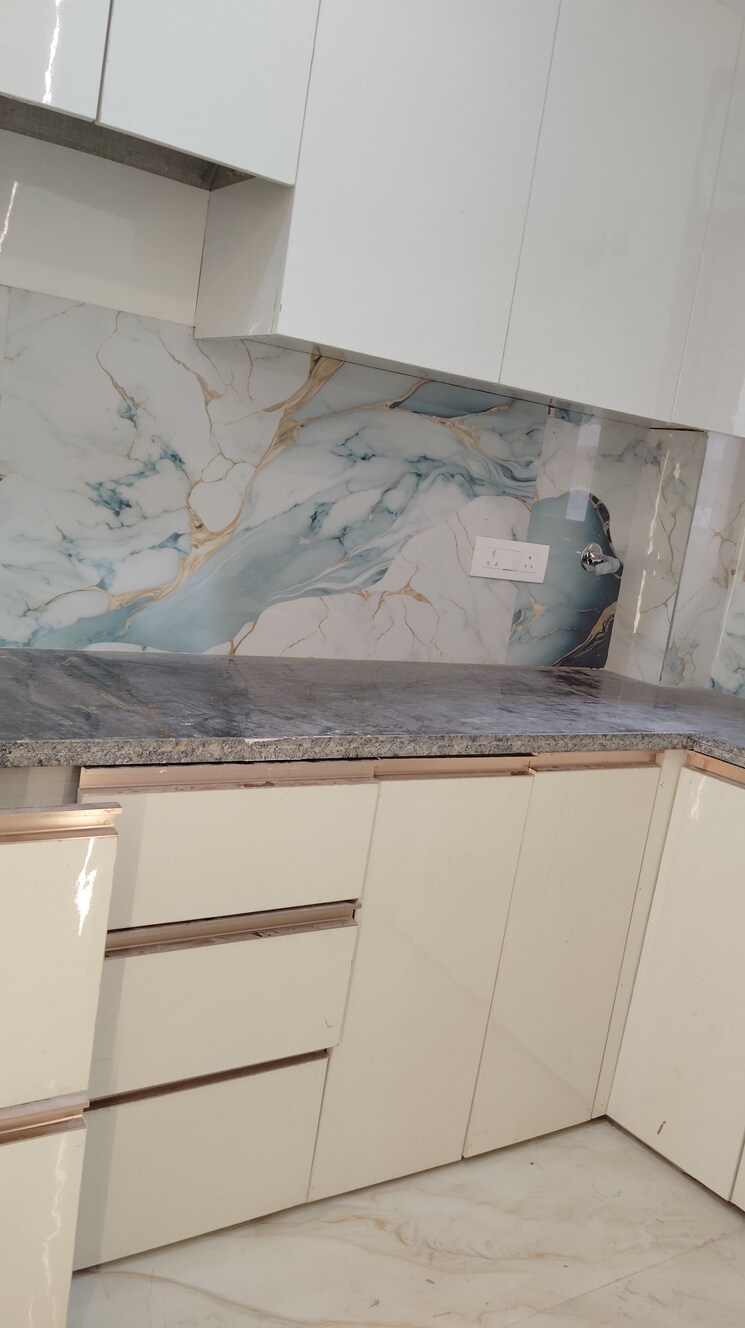 Kitchen, okhla industrial estate phase 2 2 Bedroom 70 Sq.Yd. Builder Floor In Okhla Industrial Estate Phase 2 Delhi 9274009