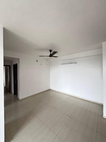 Room in 3 BHK Apartment at Omaxe Royal Residency Faridabad, Sector 79 – for Rent