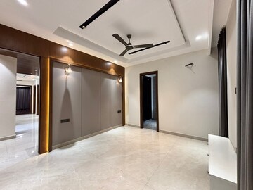 Room in 3.5 BHK Builder Floor at Aradhya Homes, Sector 67a – for Sale