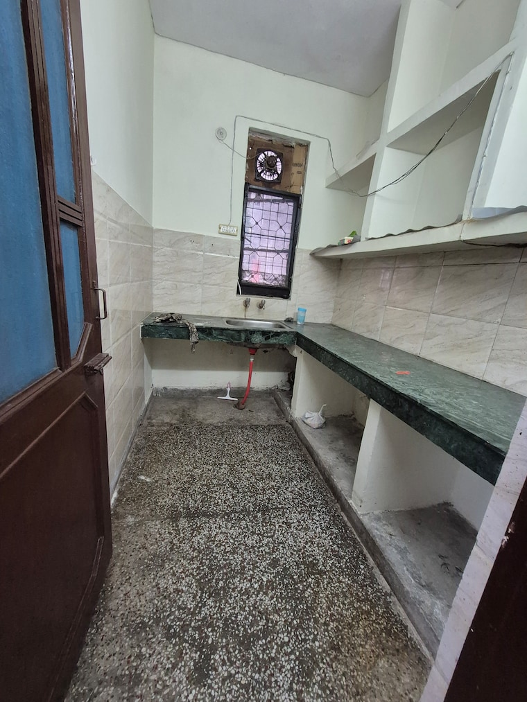 Kitchen, uma-cooperative-society 1.5 Bedroom 450 Sq.Ft. Apartment In Mayur Vihar 1 Delhi 9274035