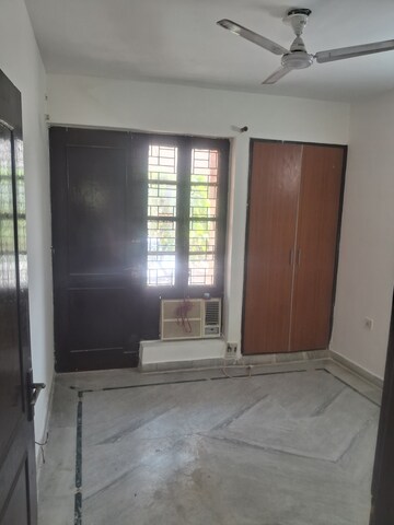 Room in 3 BHK Builder Floor at Today Blossoms II, Sector 51 – for Rent