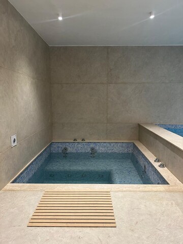 Furnished Amenities in 6 BHK Apartment at Lodha World View, Worli – for Rent