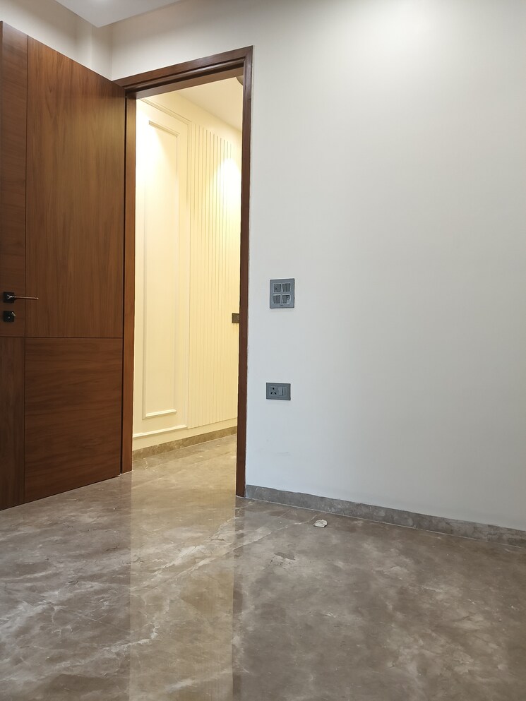 Room, lajpat nagar 4 2 Bedroom 900 Sq.Ft. Builder Floor In Lajpat Nagar 4 Delhi 9274072