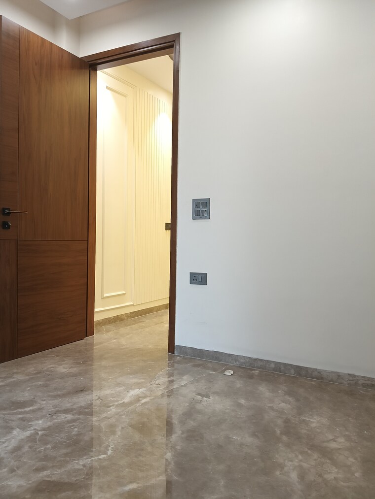 Room, lajpat nagar 4 2 Bedroom 900 Sq.Ft. Builder Floor In Lajpat Nagar 4 Delhi 9274072