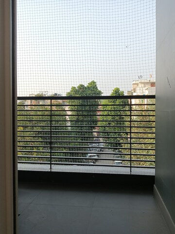 Room in 2 BHK Builder Floor at Lajpat Nagar 4 – for Rent